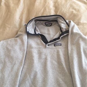 3/4 button Patagonia grey sweatshirt